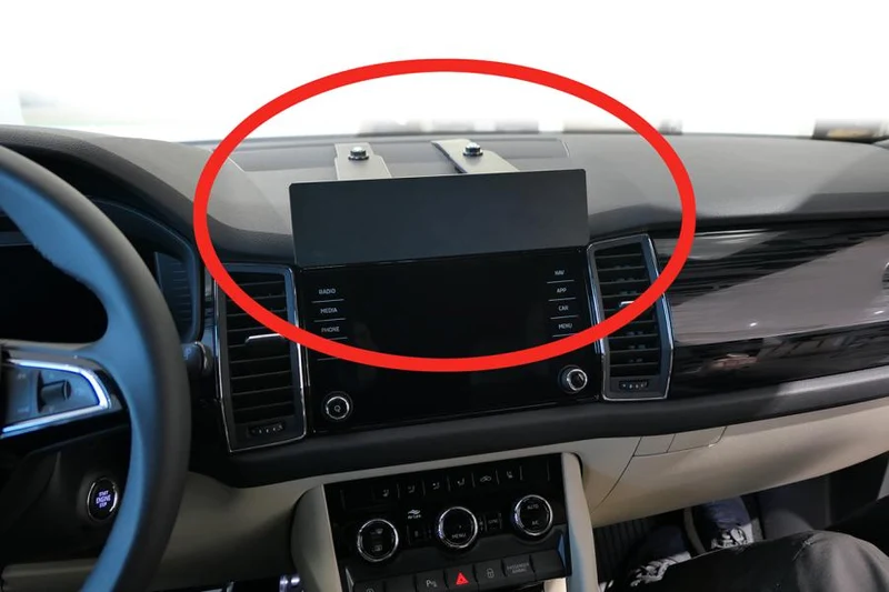 ProClip Fahrzeughalter 213560 - Mittelbefestigung - Skoda Karoq 18-26, Skoda Kodiaq 17-23, Skoda Karoq 18-25
