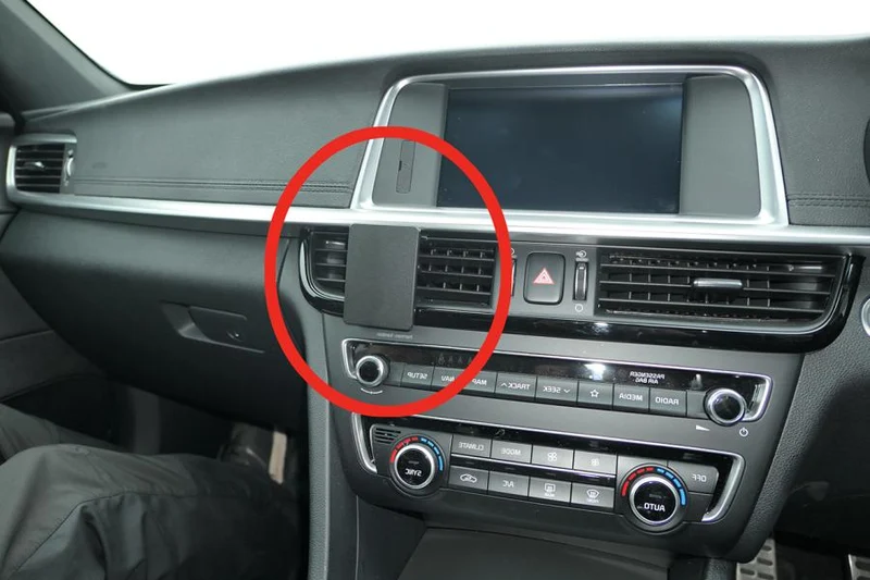 ProClip Fahrzeughalter für Rechtslenker 655556 - Mittelbefestigung - Kia Optima 16½-20