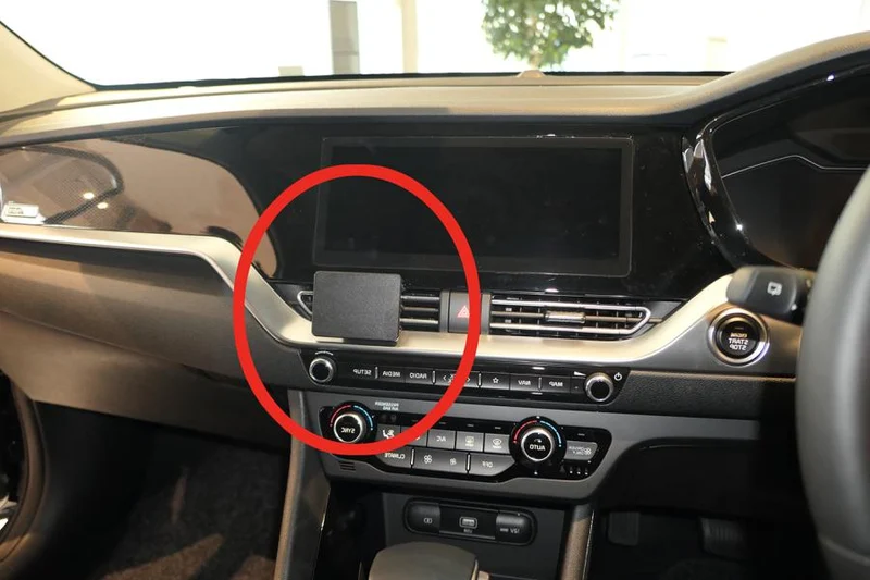 ProClip Fahrzeughalter für Rechtslenker 655553 - Mittelbefestigung - Kia Niro 20-22