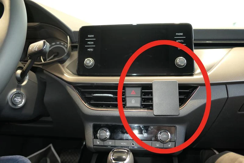 ProClip Fahrzeughalter 855519 - Mittelbefestigung - Skoda Scala 19-26, Skoda Scala 19-25