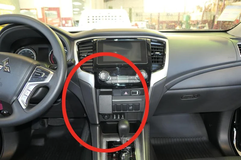 ProClip Fahrzeughalter 855523 - Mittelbefestigung- NUR für Automatikgetriebe - Mitsubishi L200 20-24