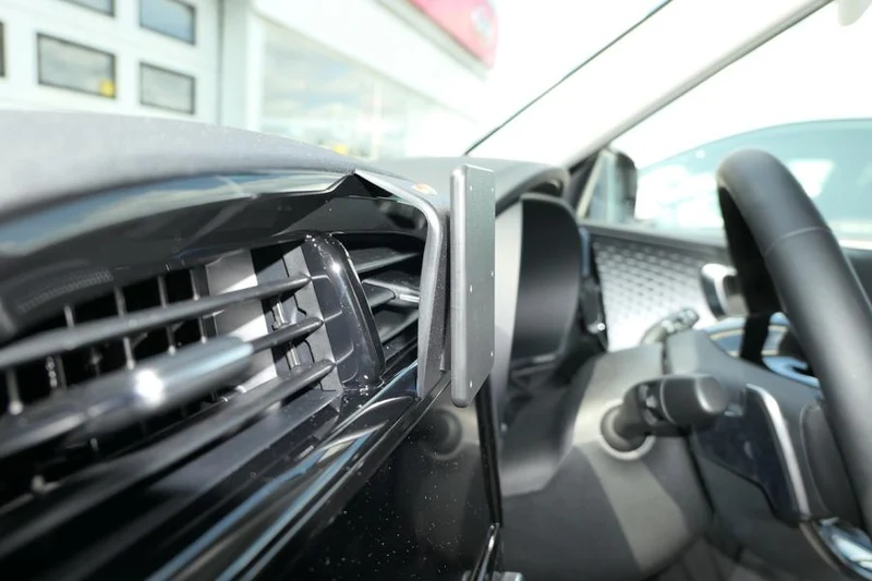 ProClip Fahrzeughalter für Rechtslenker 655518 - Mittelbefestigung - Kia Soul-e 19-24