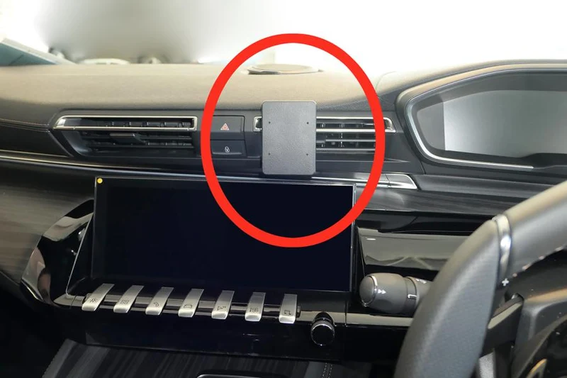 ProClip Fahrzeughalter für Rechtslenker 655493 - Mittelbefestigung - Peugeot 508 19-26, Peugeot 508 19-25