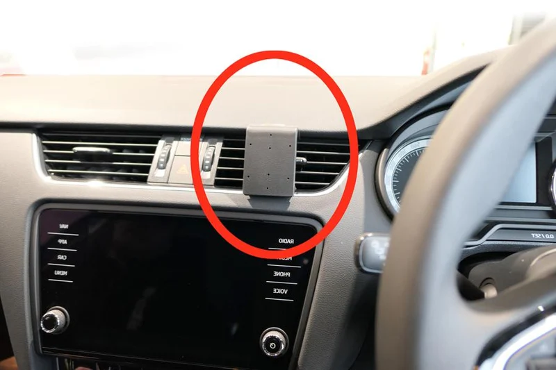 ProClip Fahrzeughalter für Rechtslenker 655485 - Mittelbefestigung - Skoda Octavia III 18-21