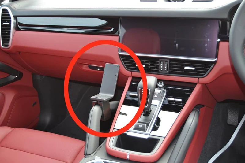 ProClip Fahrzeughalter für Rechtslenker 655457 - Mittelbefestigung - Porsche Cayenne 19-26, Porsche Cayenne 19-25