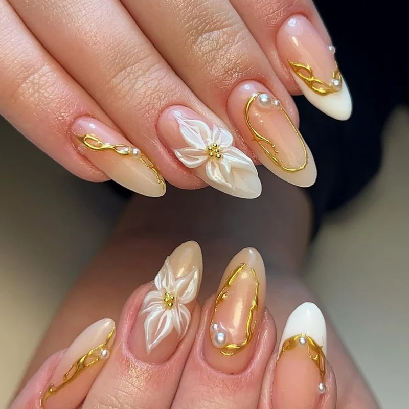 Floral Pearl Akzent Nagelkunst Karnz