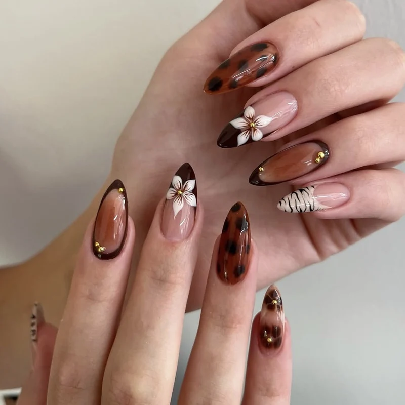 Floral Art Acryl Nageldesign Karnz