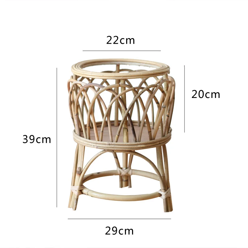 Pflanzenständer aus Rattan mit modernem Design Karnz