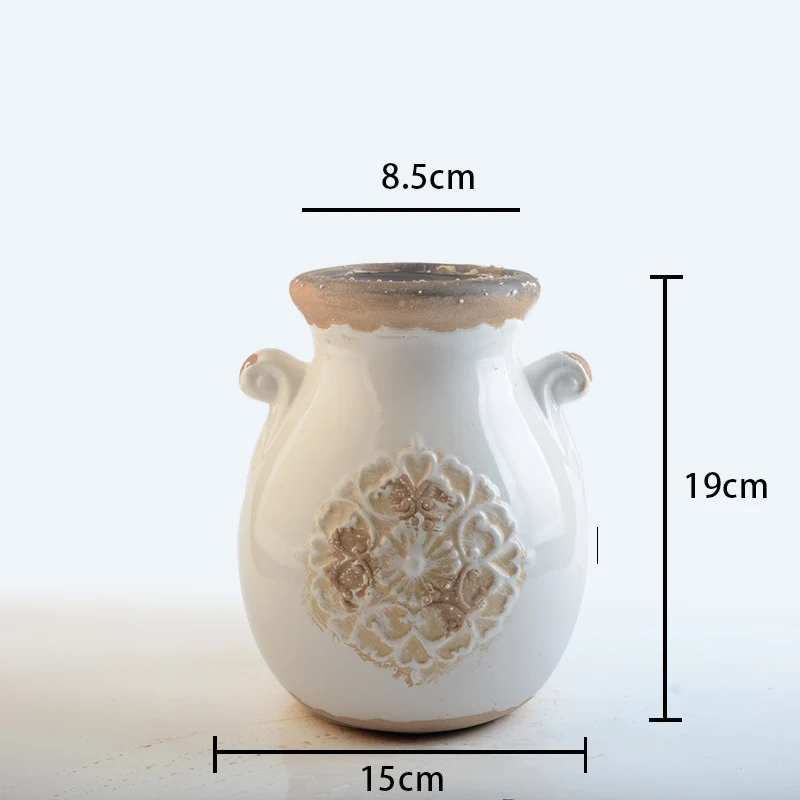 Elegante Keramikvase mit Ziermuster Karnz