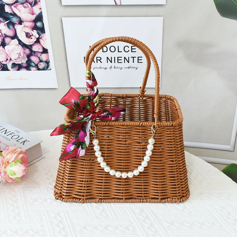 Chice Gewebte Handtasche mit Perlenakzent Karnz