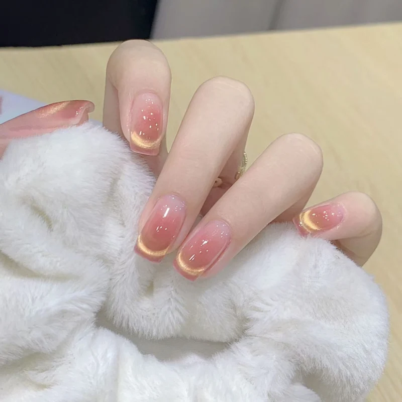 Glänzende Ombre Nagelkunst Karnz