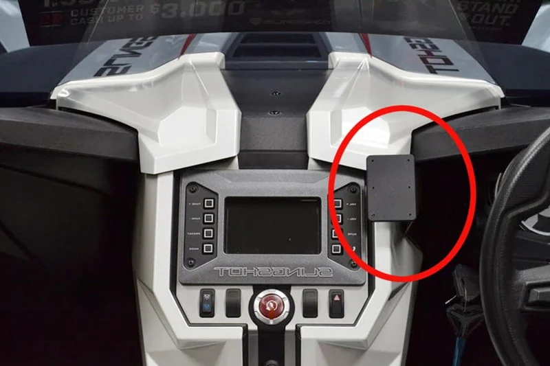 ProClip Fahrzeughalter für Rechtslenker 655335 - Mittelbefestigung - Polaris Slingshot 14-17
