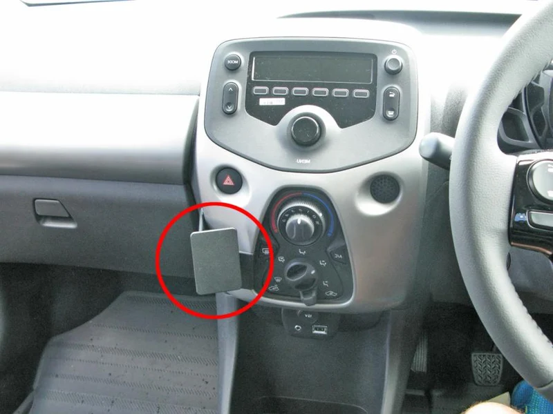 ProClip Fahrzeughalter für Rechtslenker 655035 - Winkelbefestigung- NICHT für Modelle mit ACC - Toyota AYGO 14-21, Peugeot 108 14-21, Citroen C1 14-21