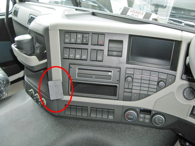 ProClip Fahrzeughalter für Rechtslenker 655005 - Winkelbefestigung - Volvo FM series 14-20