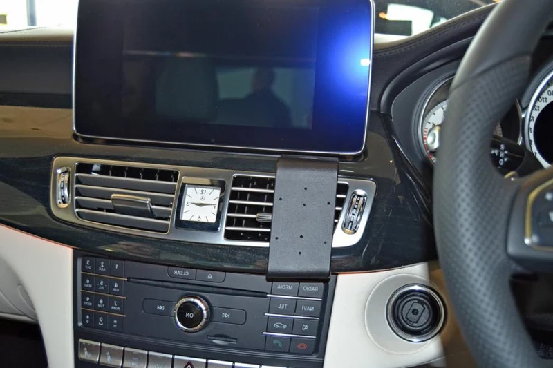 ProClip Fahrzeughalter für Rechtslenker 654631 - Mittelbefestigung - Mercedes Benz CLS-Klasse 11-18