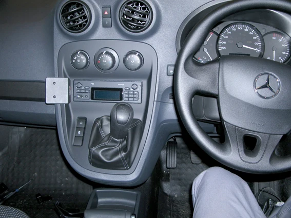 ProClip Fahrzeughalter für Rechtslenker 654852 - Winkelbefestigung - Mercedes Benz Citan 13-21