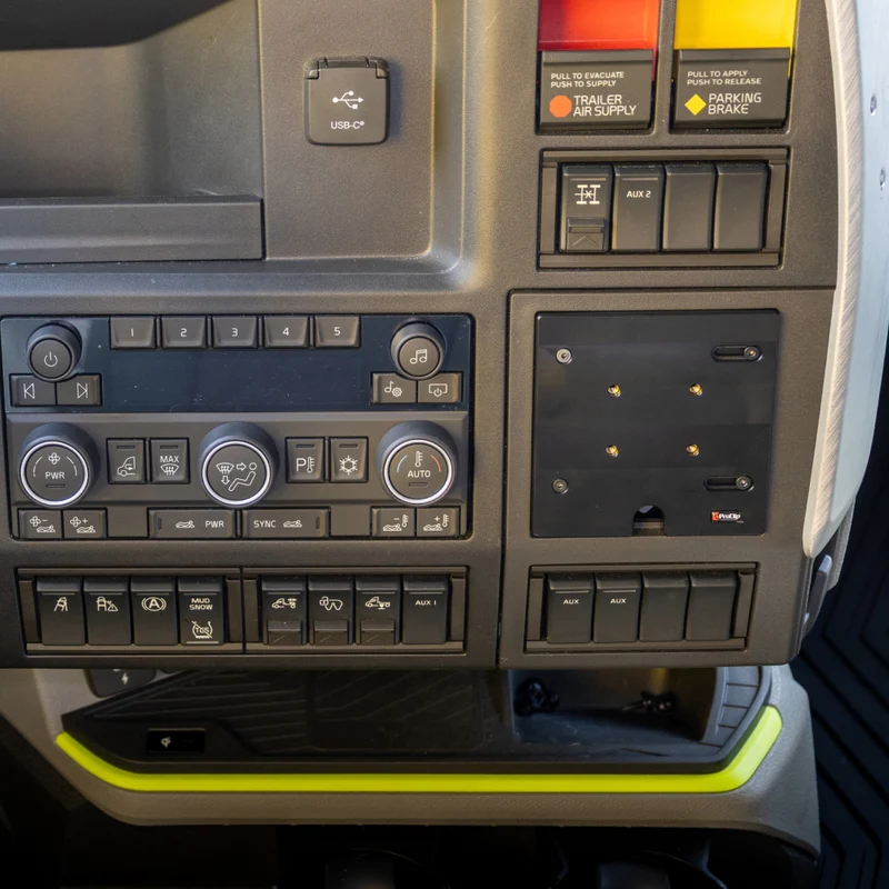 Extra-Strength Center Dash Mount for Volvo VNL / VNR