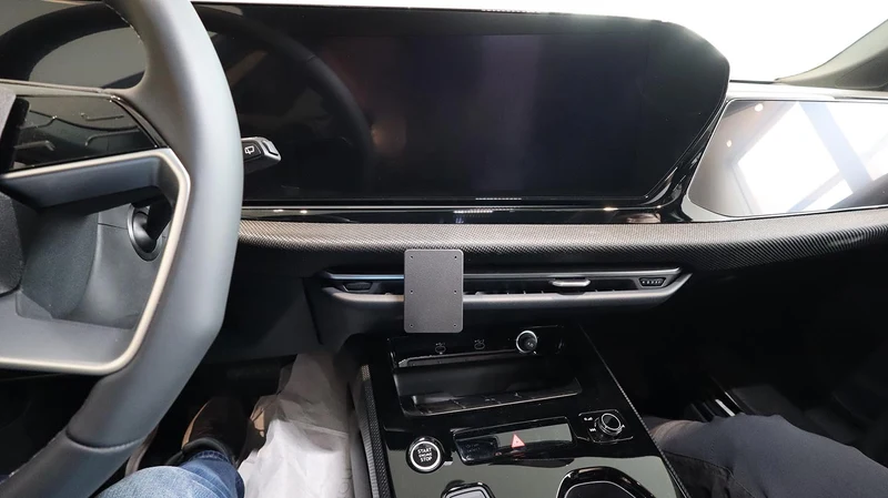 Center Dash Mount