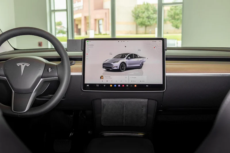 Center Screen Mount