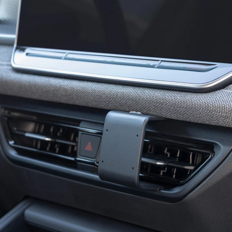 Volkswagen Tiguan Center Dash Mount