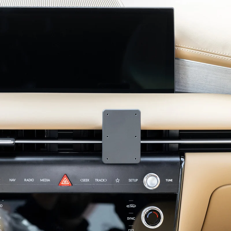 Genesis G80 Center Dash Mount