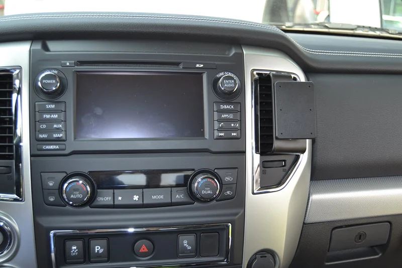 Angled Dash Mount for Nissan Titan