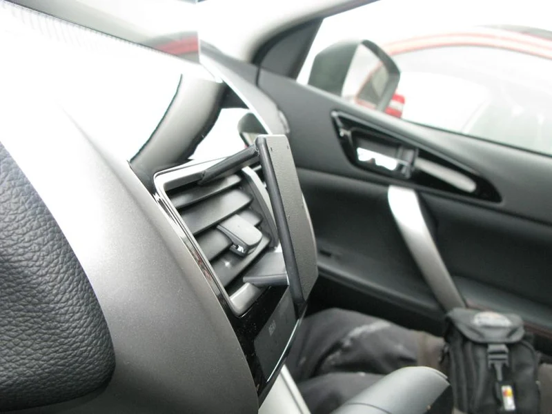 Center Dash Mount for Mitsubishi Eclipse Cross