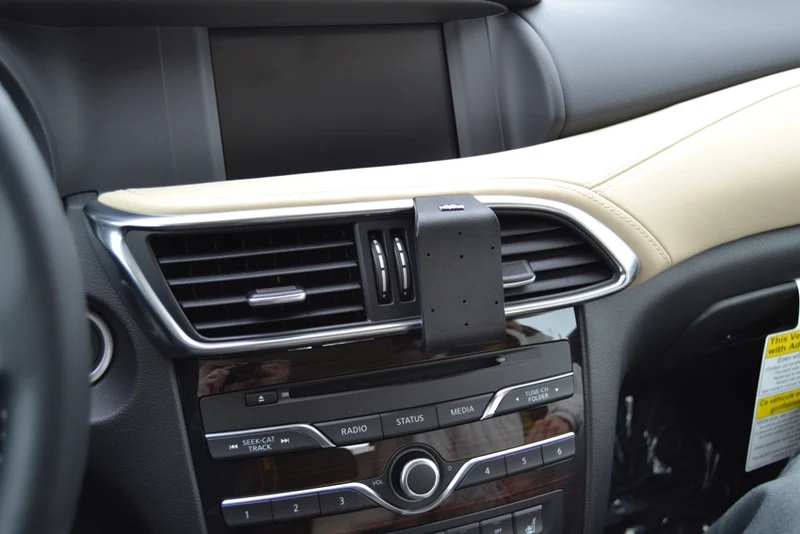 Center Dash Mount for Infiniti QX30