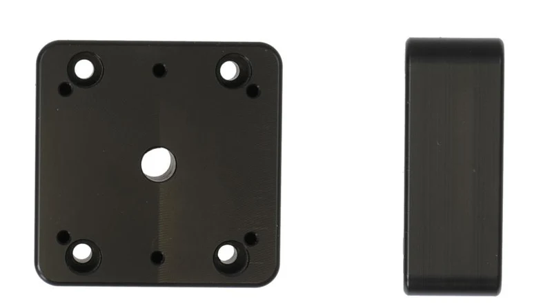 Montageplatte 215451 Abstandsplatte, 50x50x19 mm. Mit vorgebohrten AMPS Löchern.