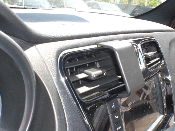 Center Dash Mount for Chrysler 200/200 Convertible