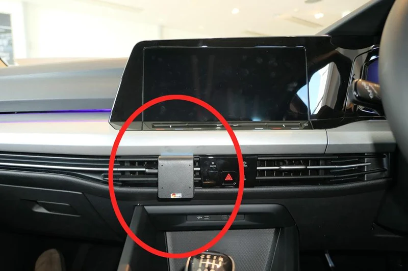 ProClip Fahrzeughalter für Rechtslenker 655620 - Mittelbefestigung - Volkswagen Golf VIII 20-26, Volkswagen Golf VIII 20-25