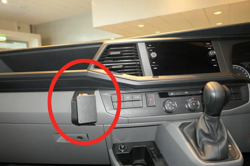 ProClip Fahrzeughalter für Rechtslenker 655588 - Winkelbefestigung - Volkswagen T6.1 Transporter/Pickup 20-24, Volkswagen Caravelle 6.1 21-24