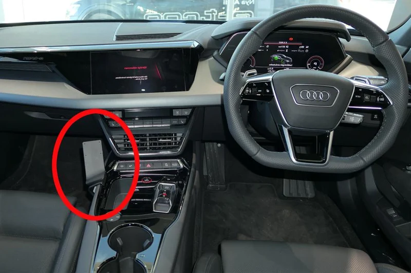 ProClip Fahrzeughalter für Rechtslenker 635739 - Konsolenbefestigung - Audi e-tron GT 21-24