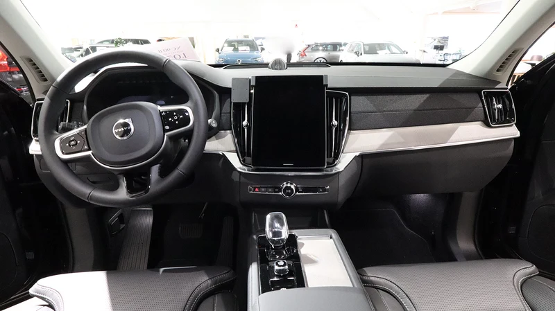 Volvo XC90 Center Dash Mount
