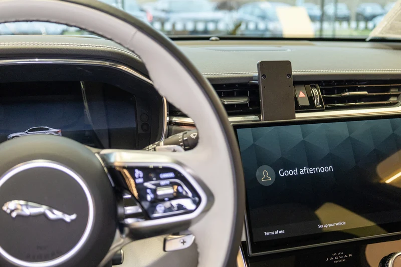 Jaguar XF Center Dash Mount