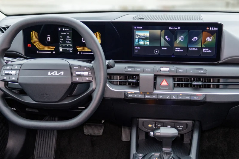 KIA K4 Center Dash Mount