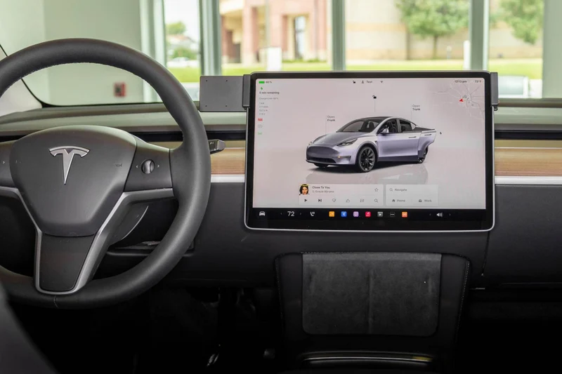 Center Screen Mount for Tesla Model 3 / Model Y
