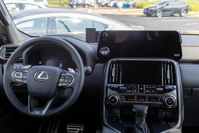 Lexus LX Center Dash Mount