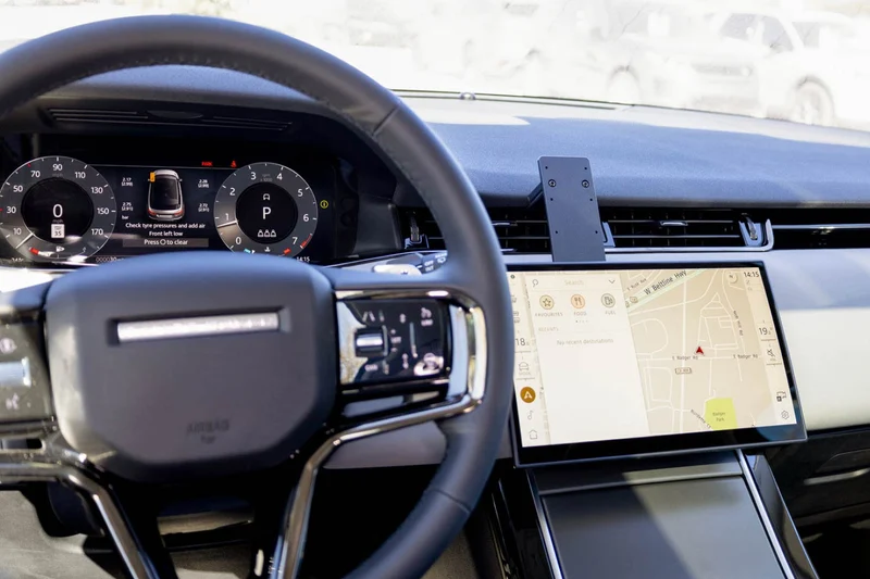 Range Rover Evoque Center Dash Mount