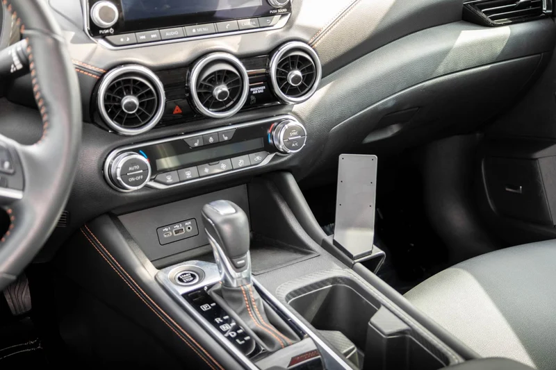 Nissan Sentra Console Mount
