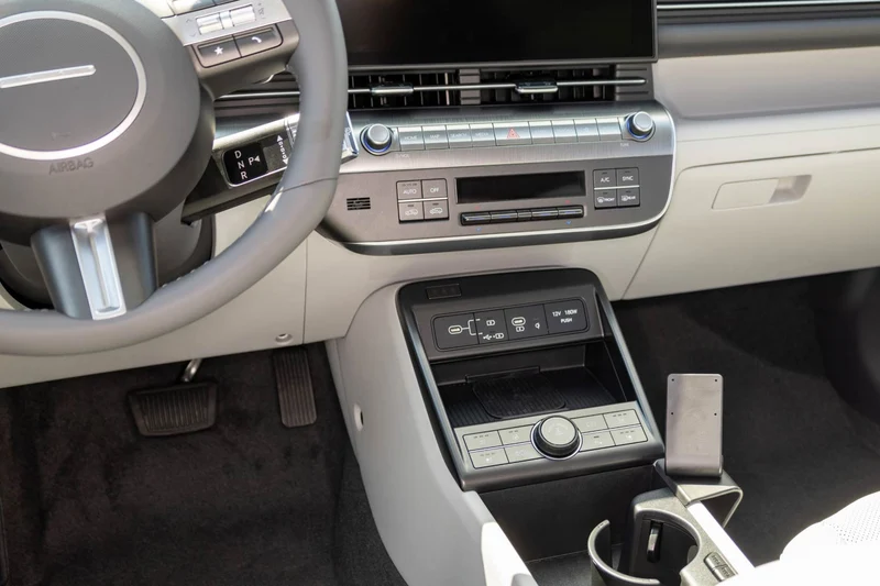 Right Console Mount for Hyundai Kona - AWD
