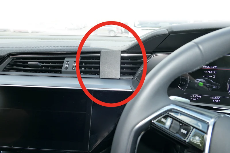 ProClip Fahrzeughalter für Rechtslenker 655503 - Mittelbefestigung - Audi Q8 e-tron 24-26, Audi e-tron 19-23