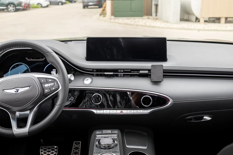 Genesis GV70 Center Dash Mount