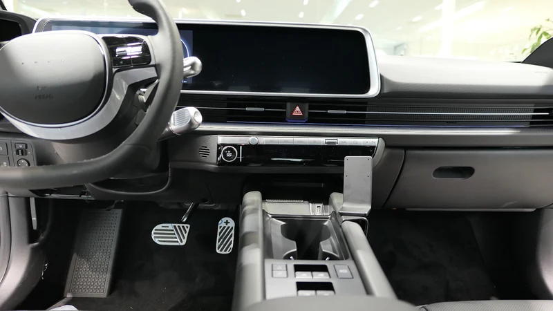 Right Console Mount for Hyundai Ioniq 6