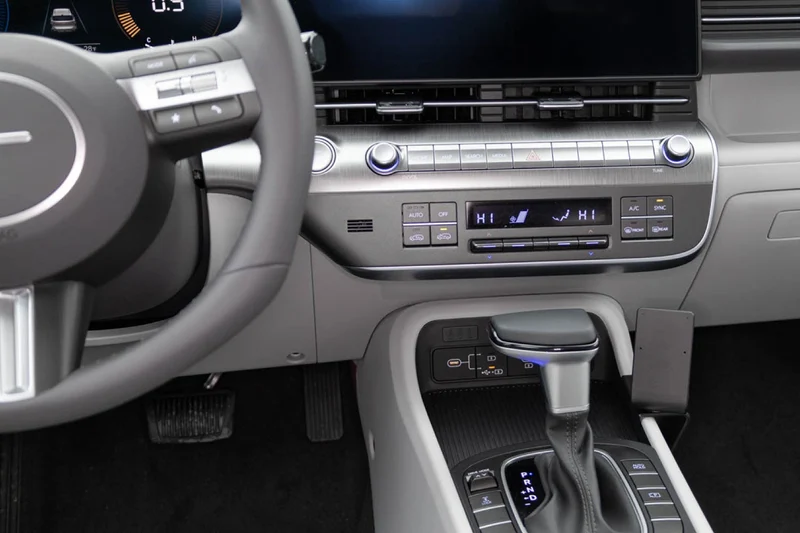 Right Console Mount for Hyundai Kona - FWD