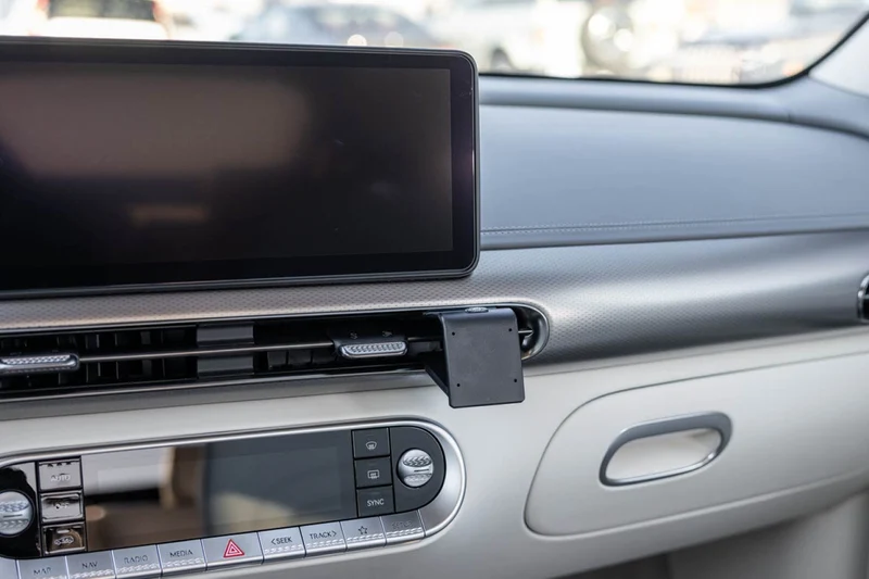 Angled Dash Mount for Genesis GV60