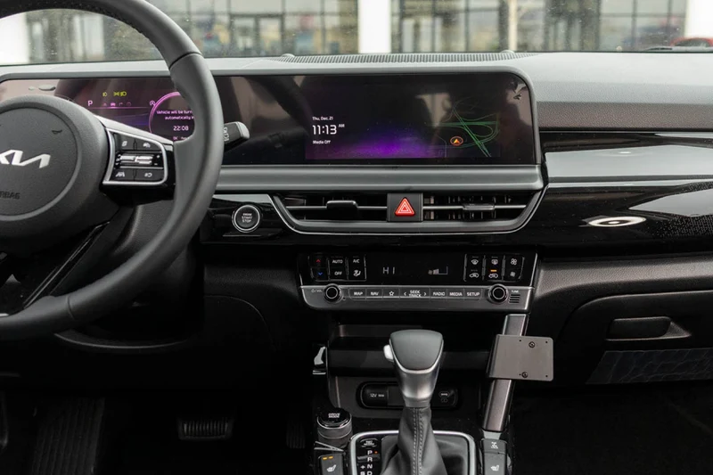 KIA Seltos Angled Dash Mount