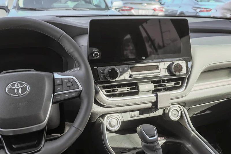 Toyota Grand Highlander Center Dash Mount