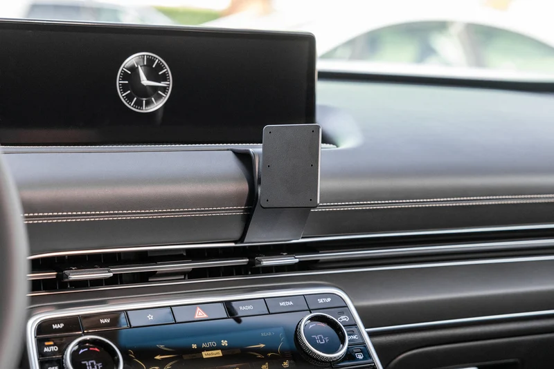 Angled Dash Mount for Genesis GV80