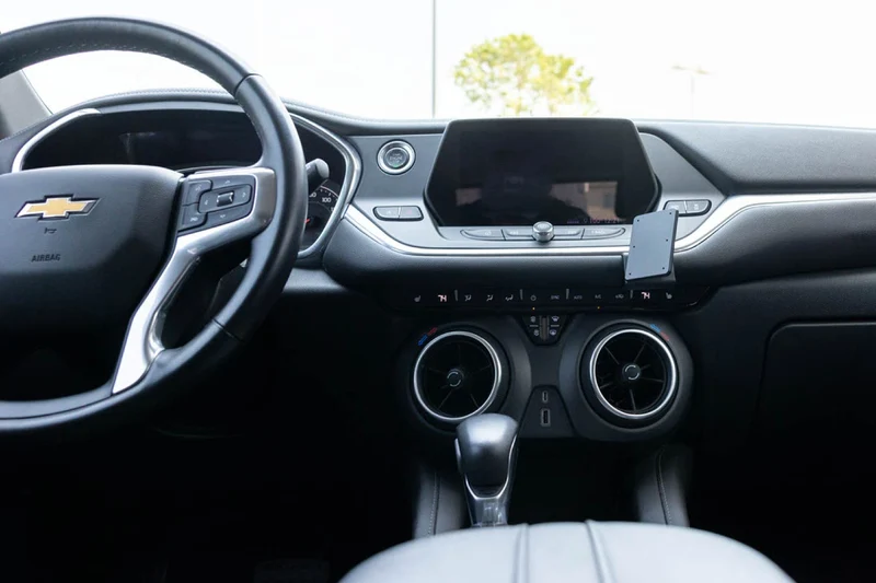 Angled Dash Mount for Chevy Blazer